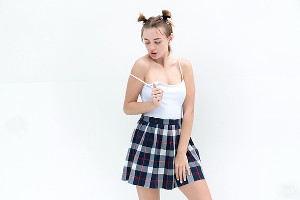 Casting Lia from Watch 4 Beauty - 2/16