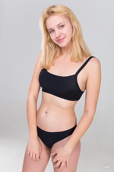 Casting Mandy Tee from Watch 4 Beauty - 1/16