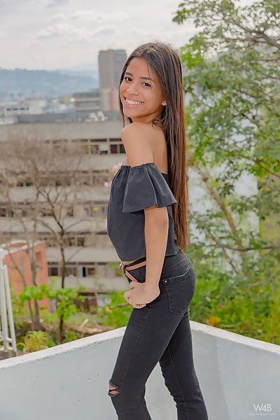 Karin Torres in I Like It Hard from Watch 4 Beauty - 1/16