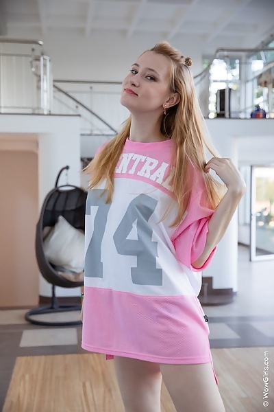 Meet Ivi Rein from Wow Girls - 1/16