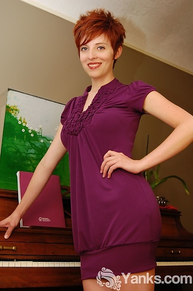 Ryanne Piano Girl from Yanks - 3/15