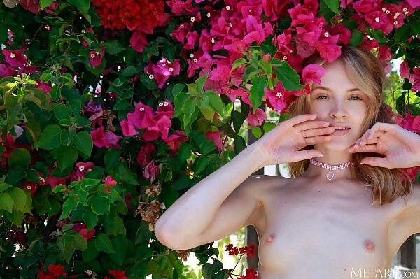 Alice May in Hot Blossom by Rylsky from Met Art - 4/16