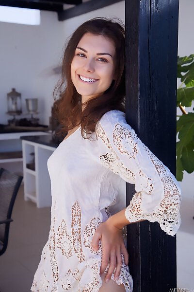 Andrea in Pretty Poses from Met Art - 1/18