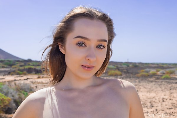 Bozhena in Desert Temptation 1 by Tora Ness from Met Art - 14/16