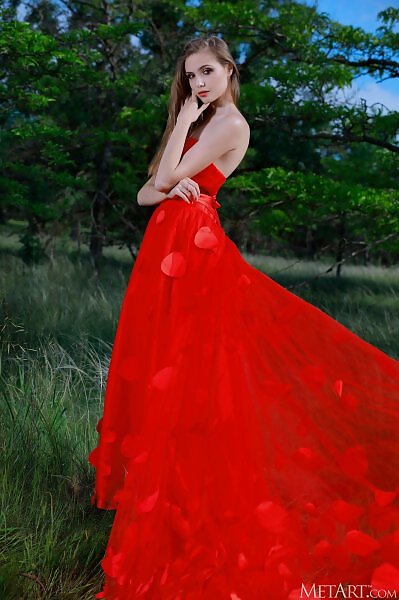 Elle Tan in Ravishing in Rouge by Matiss from Met Art - 1/16