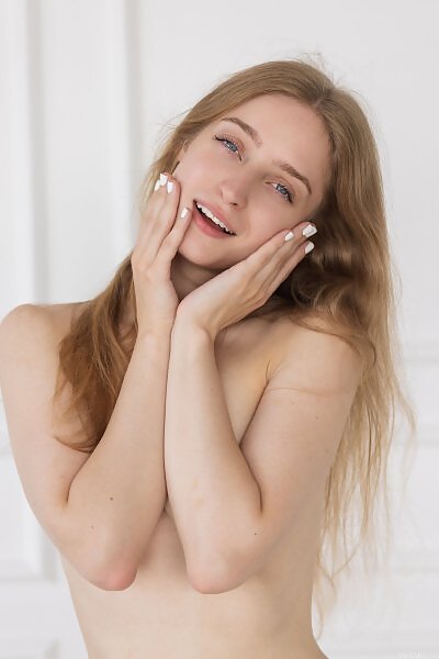 Eve Lunny in Flirty Tease from Met Art - 16/18