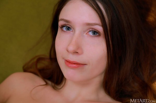 Freia Hart in Color Theory by Matiss from Met Art - 7/16