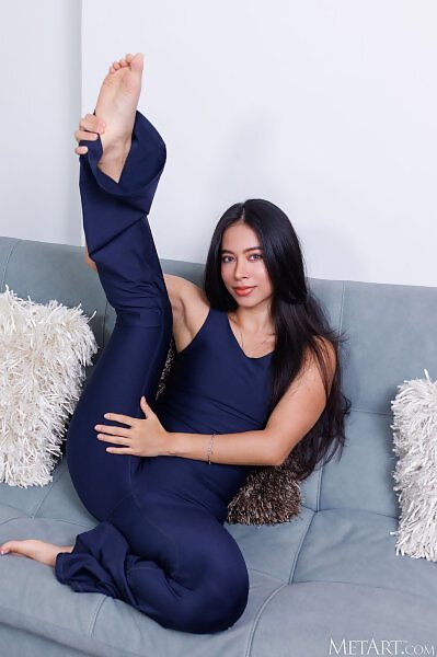Leyla Grey in Striking Form by Rylsky from Met Art - 1/16
