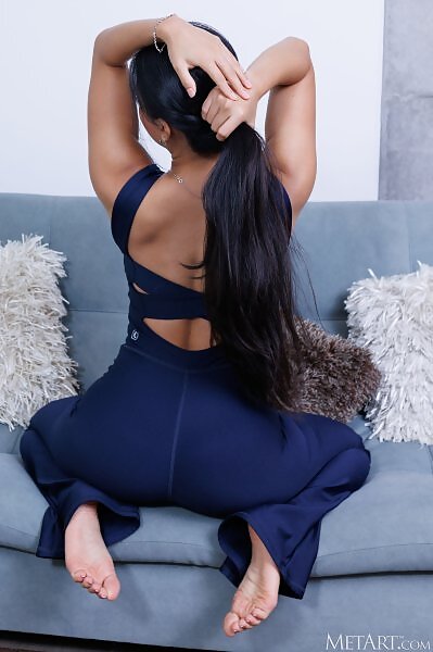 Leyla Grey in Striking Form by Rylsky from Met Art - 2/16