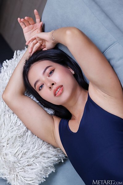 Leyla Grey in Striking Form by Rylsky from Met Art - 4/16