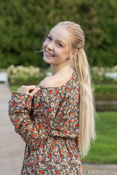 Liby Nicole in Sundress Smile by Tora Ness from Met Art - 2/16