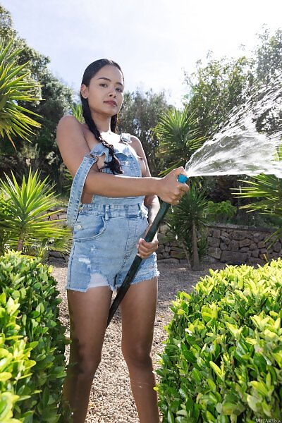 Liloo in Summer Spray from Met Art - 2/18