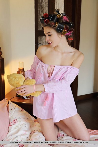 Lola Krit in Cemina by Leonardo from Met Art - 1/18