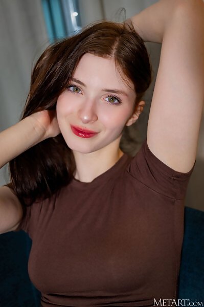 Marion Summers in Shiny Lips by Julia Kalias from Met Art - 1/16
