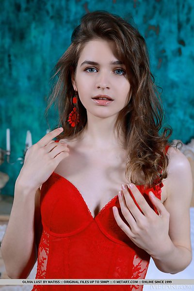 Olivia Lust in Scarlet Seduction by Matiss from Met Art - 3/18