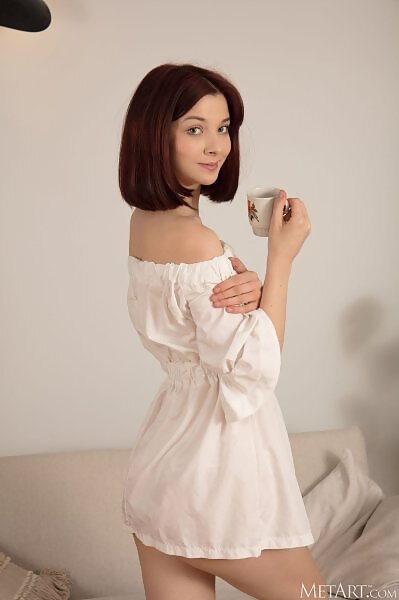 Presenting Hannah Everly by Koenart from Met Art - 1/16