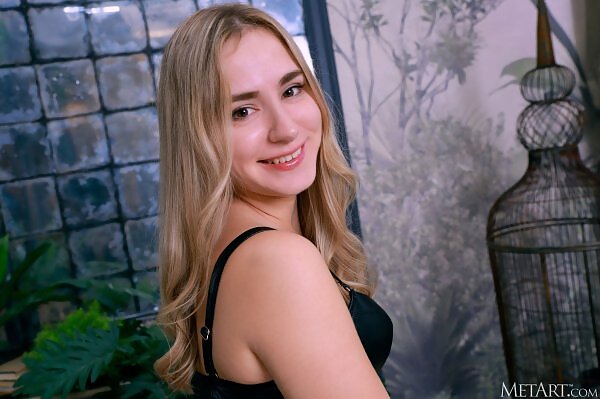 Presenting Maria Bern by Matiss from Met Art - 8/16