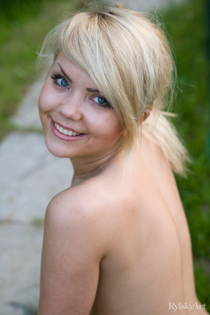 Cute Blonde With Blue Eyes Nude In The Backyard Amanda Diaz Nude