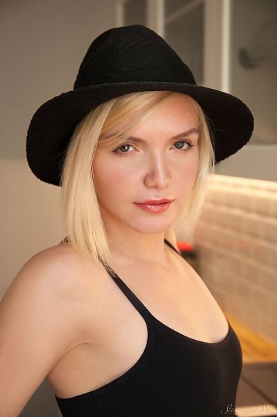 Baibina in Lady in the Hat by Thierry Murrell from Stunning 18 - 2/16