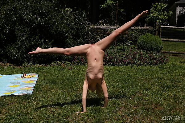 Gapable featuring Khloe Kingsley - 13/16 Gapable featuring Khloe Kingsley from ALS Scan - 13/16