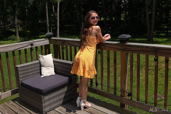 Spitter Splatter featuring Mira Monroe - 3/16 Spitter Splatter featuring Mira Monroe from ALS Scan - 3/16