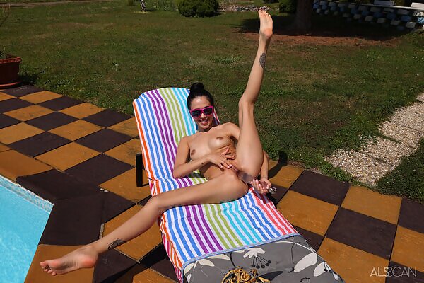 Top Bun Maverick featuring Alyssa Bounty - 14/16 Top Bun Maverick featuring Alyssa Bounty from ALS Scan - 14/16