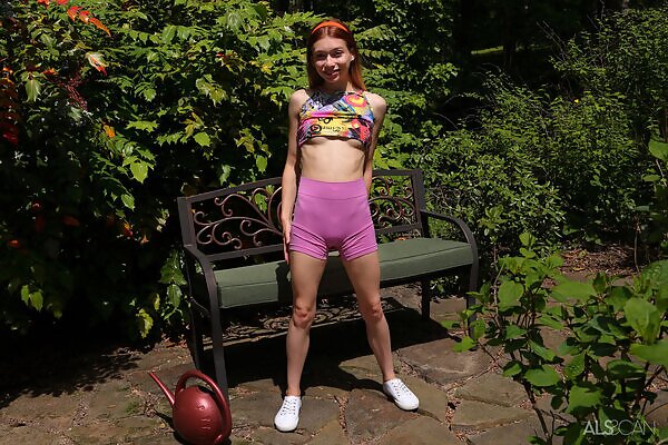 Trimmed Hedges featuring Jessica Marie - 3/16 Trimmed Hedges featuring Jessica Marie from ALS Scan - 3/16