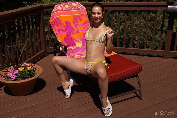 Where the Sun Shines featuring Molly Little - 4/16 Where the Sun Shines featuring Molly Little from ALS Scan - 4/16