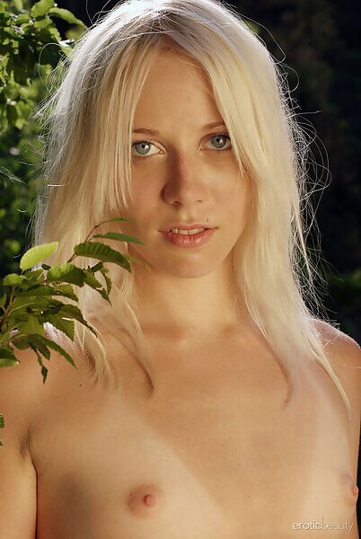 Presenting Tasha White by Stanislav Borovec from Erotic Beauty - 6/16