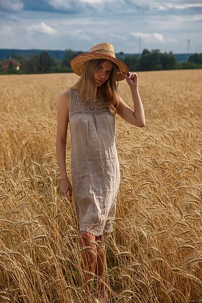 Presenting Victoria Kruzz by Lobanov - 1/18 Presenting Victoria Kruzz by Lobanov from Erotic Beauty - 1/18