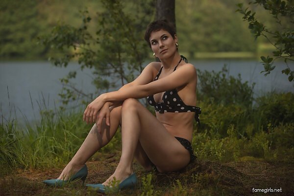 Diana in a polka dot bikini - 2/20 Diana in a polka dot bikini from Fame Girls - 2/20