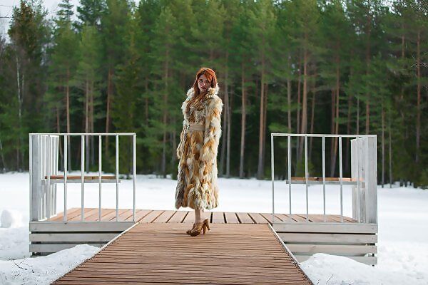 Foxy in a fur coat - 1/12 Foxy in a fur coat from Fame Girls - 1/12