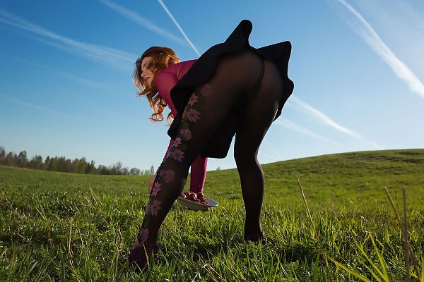 Foxy lifts up her skirt - 2/12 Foxy lifts up her skirt from Fame Girls - 2/12