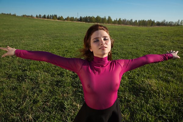 Foxy lifts up her skirt - 4/12 Foxy lifts up her skirt from Fame Girls - 4/12