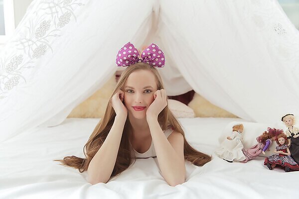 Grace pulls her pink panties aside to masturbate - 4/15 Grace pulls her pink panties aside to masturbate from Fame Girls - 4/15