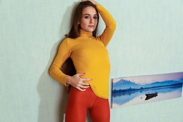 Nora masturbating in red pantyhose - 1/12 Nora masturbating in red pantyhose from Fame Girls - 1/12