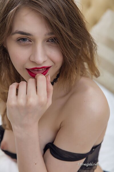 Olivia in Gallery 09 - 12/20 Olivia in Gallery 09 from Fame Girls - 12/20