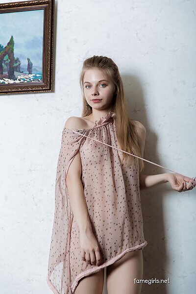 Siena in Gallery 022 - 3/20 Siena in Gallery 022 from Fame Girls - 3/20