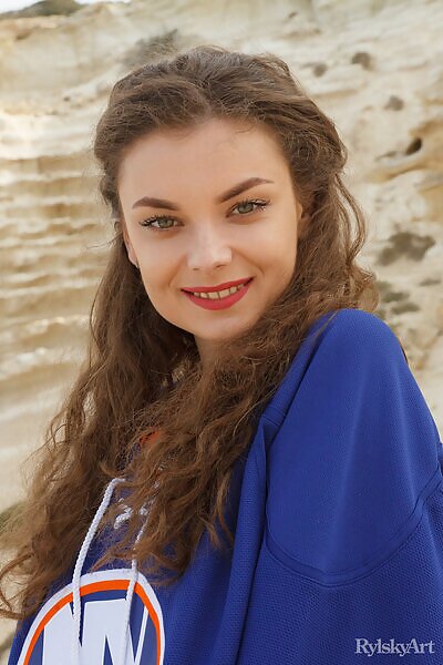 Anmut featuring Veronika by Rylsky - 1/16 Anmut featuring Veronika by Rylsky from Rylsky Art - 1/16