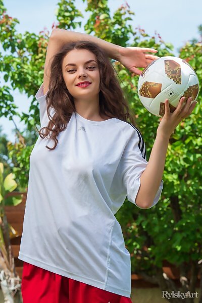 Cempionai featuring Veronika by Rylsky - 1/16 Cempionai featuring Veronika by Rylsky from Rylsky Art - 1/16