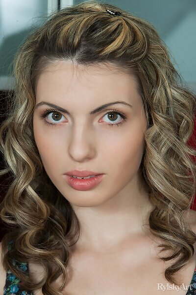 Gorria featuring Maggie by Rylsky - 3/16 Gorria featuring Maggie by Rylsky from Rylsky Art - 3/16