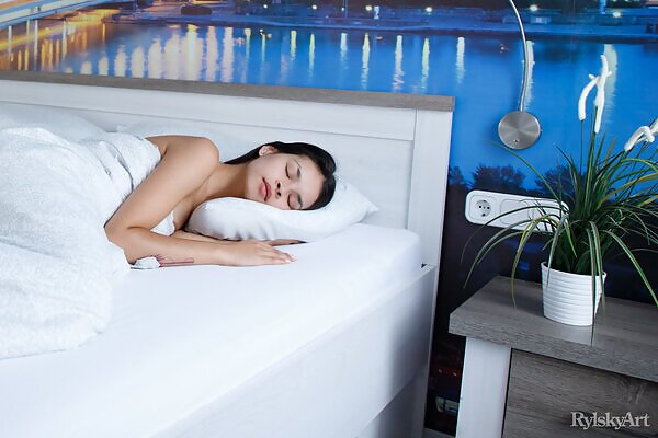 Sitileitz featuring Ryanne Keena by Rylsky - 2/16 Sitileitz featuring Ryanne Keena by Rylsky from Rylsky Art - 2/16