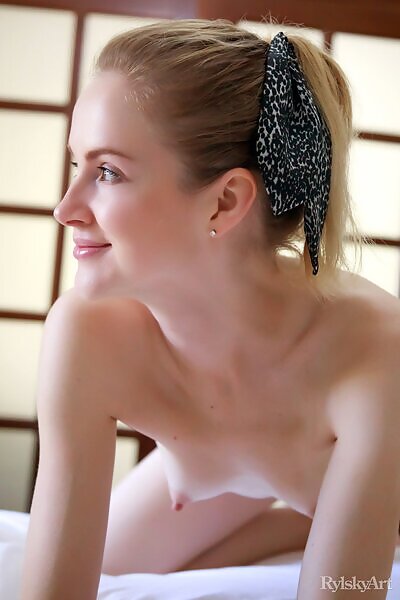 Slaapkamer featuring Alice May by Rylsky - 12/16 Slaapkamer featuring Alice May by Rylsky from Rylsky Art - 12/16