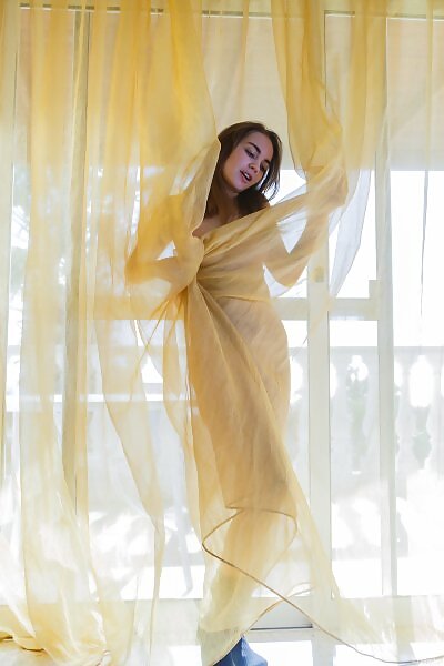 Sofy Bee in Aramaribi III - 11/18 Sofy Bee in Aramaribi III from Rylsky Art - 11/18