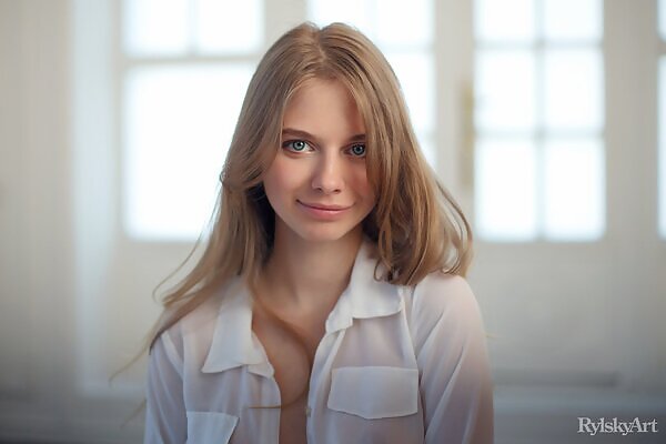 Yarkaya featuring Siya by Rylsky - 1/16 Yarkaya featuring Siya by Rylsky from Rylsky Art - 1/16