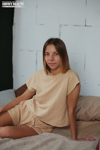 Julie in Intimate secret - 1/20 Julie in Intimate secret from Showy Beauty - 1/20