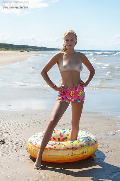 Nana in Fascinating - 9/20 Nana in Fascinating from Showy Beauty - 9/20