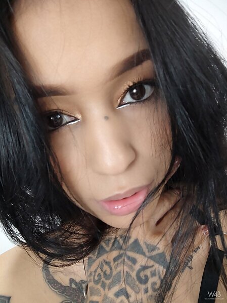 Alexa Belluci in Showing Off - 14/17 Alexa Belluci in Showing Off from Watch 4 Beauty - 14/17