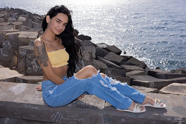 Dulce in Innocent Walk - 3/17 Dulce in Innocent Walk from Watch 4 Beauty - 3/17