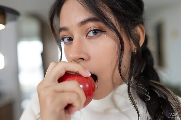 Leyla Grey in I Love It Inside - 10/17 Leyla Grey in I Love It Inside from Watch 4 Beauty - 10/17